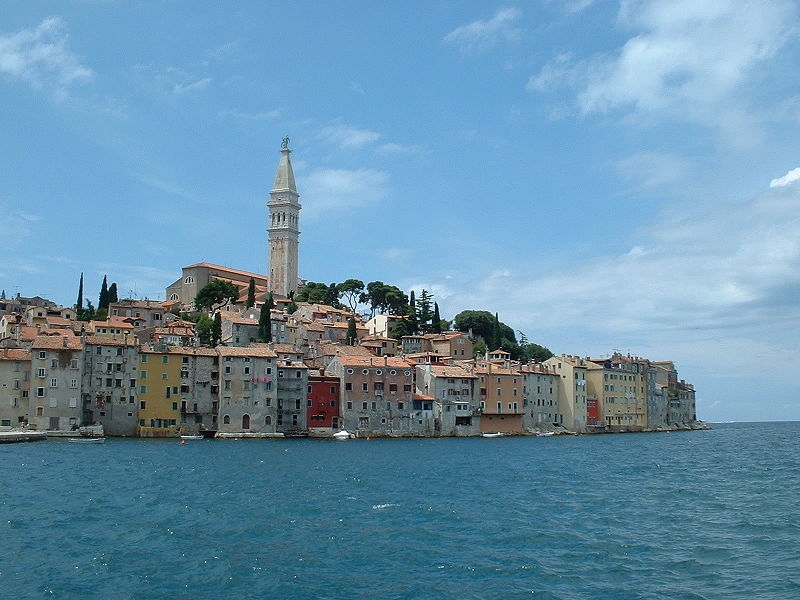 800px-Rovinj_coast.jpg